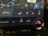 運転席・助手席にはシートヒーターとシートベンチレーター、ステアリングヒーターが装備されており季節を問わず快適にドライブしていだけます