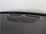 【harman/kardon】世界のオーディオファン垂涎のプレミアムサウンドシステムを搭載。原音に近い音場空間を忠実に再現。乗る人すべてに最良の音響体験を提供します。