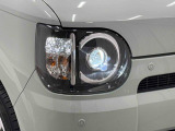 視認性の高い高照度LEDヘッドランプを採用。省エネ・長寿命で暗い夜道も安心です。
