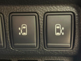 【両側パワースライドドア】スマートキーや運転席のスイッチで後席両側スライドドアの開閉が可能♪電動だから力を入れてドアを開ける必要が無く、小さなお子様でも簡単に開け閉めでき快適です♪