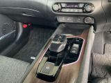 駐車ブレーキは電動式です。オートホールド機能付きで便利ですね