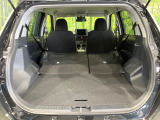 普段のお買い物や通勤、送迎等に十分な荷室スペースを確保しております。セカンドシートを倒すと、大きな荷物の積載も可能です♪