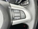 【ステアリングスイッチ右】手を離さずに様々な操作が可能です。