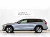 V60CCはあなたのアクティブなライフスタイルを支えるだけの存在ではありません。都市で過ごす日常から、果てしない好奇心に導かれる冒険の旅まで、あなたの人生のすべての瞬間を輝かせるためのパートナーです。