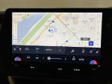 G-Link契約でご利用いただけるセンター通信型のナビ機能「コネクティッドナビ」を装備。従来のナビゲーションよりもリアルタイムな情報提供を可能にしました。