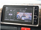 お車選びをお楽しみ頂けるよう、在庫車の展示スペースを十分に確保しております。