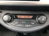 操作しやすいオートエアコン。車内をいつも快適に保つ事が出来ます。