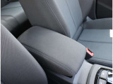 Audi正規ディーラーが高品質をお約束。高度な訓練・教育を受けたAudi専任メカニックが、100項目にもおよぶ精密な点検を実施いたします。すべてをクリアしたAudi車だけが、あなたのお手元に届けられるのです。