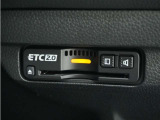 ◆ETC2.0装着◆進化したドライブ体験。料金収受システムだけだったETCが生まれ変わって、高速道路を賢く使うETC2.0に進化しました。多彩な情報サービスが便利で快適なドライブ体験を提供します。
