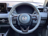 ステアリングスイッチでオーディオ各種操作が可能で、運転に集中できます。安心・安全・快適なドライブをお楽しみいただけます。