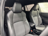 高いホールド性で運転姿勢が安定します。長距離ドライブでも疲れにくいのが魅力です。