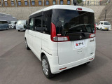 私たちは販売だけのお店では ありません。ご購入後のメンテナンスや車検、もしもの事故の際の対応など、お客様を末永くサポートさせていただくために『近隣のお客様限定』でお車をご案内させていただいております。