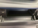 3.「認定中古車カルテ」は、走行距離や修復歴に加えてキズ・凹みの有無・状態や消耗品の交換、過去の整備状況がわかります。