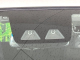 【スマートアシスト】走行中に前方の車両等を認識し、衝突しそうな時は警報とブレーキで衝突回避と被害軽減をアシスト。より安全にドライブをお楽しみいただけます。