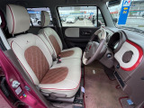 運転席シート廻りは使用感も少なく、良好な状態となっています。丁寧に使われていたことがよくわかりますね。