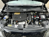 低回転から強力なトルク(130ps/300Nm)を発揮し、高い燃費性能を誇る1.5L BlueHDi ディーゼルターボエンジン