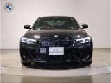 【キドニーグリル】BMWは約90年もの間、ほぼ全ての車両にひと目でBMWだと分かるこの特徴的なフロントグリルが備えられ、デザイン・アイコンとして親しまれてきました。