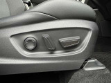 パワーシート搭載。微妙な調整が手軽にでき、最適なポジションで運転することが可能です。