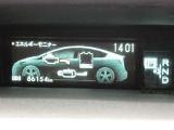 走行に関する各種情報などを表示します。操作スイッチで各システムの設定も変更できます。