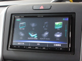 ナビゲーションはパナソニックSDナビ(CN-RE07D)を装着しております。AM、FM、CD、DVD再生、Bluetooth、音楽録音再生、フルセグTVがご使用いただけます。