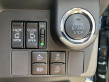 エンジンスタートはボタンを押すだけ!運転席にて両側電動スライドドアの開閉操作が出来ます!便利な機能です!