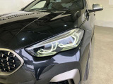 LEDヘッドライト 先進のLEDテクノロジーを採用。キセノンライトを上回るコントラストで明るく輝きます。夜間や悪天候時の日中でも優れた視野性を発揮し安全性と快適性を高めます。