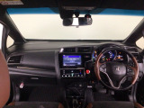 【前方視界】開放的な前方視界!運転がしやすく疲れにくいです♪窓が大きく、見通しがとっても良いおクルマですよ♪