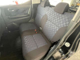 リアシートはスライド出来ますので、軽自動車なのに足元広々!ゆったり乗ることが出来ます。