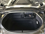 独立型トランク。2人分の荷物をしっかりと載せられること。それは「2シーターのオープンスポーツカー、マツダロードスター」であるために、初代からのゆずれない価値なのです。