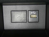 【充電用USB端子】デバイスの充電に便利です。※実際の接続端子は写真で確認or店舗までご気軽にお問合せください♪