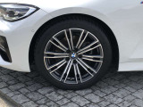 Mie Chuo BMW では全国のお客様に正規ディーラー認定中古車をお届けいたします。お気軽にお問い合わせ下さい!お待ち致しております。【 MieChuoBMW 電話059-238-2288 】