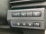 オートホールド&ドライブモード&ヘッドライトレベライザースイッチです。