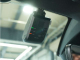 ◆ドライブレコーダー◆映像・音声などを記録する自動車用の装置です。 もしもの事故の際の記録はもちろん、旅行の際の思い出としてドライブの映像を楽しむことができます。