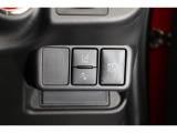 ■衝突回避支援機構■自動車に搭載したレーダーやカメラからの情報をコンピュータが解析し、運転者への警告やブレーキの補助操作などを行います。事故予防に!