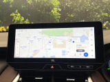 【調光パノラマルーフ】車内の解放感が一気に上がる大型パノラマルーフに調光機能がプラス!日差しが強い時、シェードを閉めなくてもガラスの透明度を調整することで心地よい明るさに♪