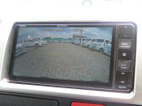 バックカメラを装備しております。駐車時に大変役立ちますよ♪運転が苦手な方の味方になってくれます。