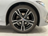 サービスにはドイツ本国と同様に教育と訓練を受け、BMWを知り尽くした「マイスター」が数多く在籍しております。360度による納車前点検整備で、お客様に安心と安全をお届けいたします。