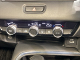 細かい温度調整が可能でとても快適なフルオートエアコン仕様です♪