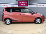 両側パワースライドドア付きだから、狭い駐車スペースなどでの 乗り降りラクラク!小さなお子さまのいるご家庭には嬉しい装備。