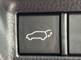【パワーバックドア】スマートキーや運転席のボタンを押すだけでリアゲートが自動で開閉します!荷物を持っている時や、高い位置にあるバックドアを閉める際に便利な機能です♪