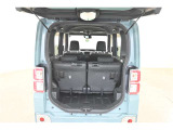 トランク開口部も比較的広く荷物も載せやすくなってますよ。