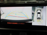 パノラミックビューモニター付きです。車両を上から見たような映像をディスプレイオーディオ画面に表示。運転席からの目視だけでは見にくい、車両周辺の状況をリアルタイムでしっかり確認できます。