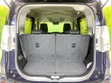 普段のお買い物や通勤、送迎等に十分な荷室スペースを確保しております。セカンドシートを倒すと、大きな荷物の積載も可能です♪