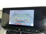 バックモニター付なので後退時に後方が見えるので安心。 車は構造上、死角がたくさんなので万が一を考えると必須ですね。 あくまで補助の為の装備、バックは目視で確認する事が重要ですよ。