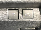 【パワーバックドア】スマートキーや運転席のボタンを押すだけでリアゲートが自動で開閉します!荷物を持っている時や、高い位置にあるバックドアを閉める際に便利な機能です♪