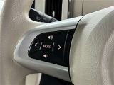 ステアリングスイッチ付き。前方から目を離すことなく操作することが可能です。