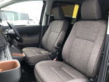 【運転席・助手席】です!実際お座りいただくのが分かりやすいと思いますので,ぜひお気軽にご来店ください♪状態もいいですよ☆