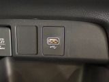 USB充電口を搭載しています!携帯電話の充電などに便利です!