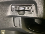 ハンドルの左下にETCがついています。高速道路の料金所の通過も楽々です。 カードの取り出しもしやすい場所についています。
