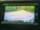 【バックカメラ】駐車時に後方がリアルタイム映像で確認できます。大型商業施設や立体駐車場での駐車時や、夜間のバック時に大活躍!運転スキルに関わらず、今や必須となった装備のひとつです!